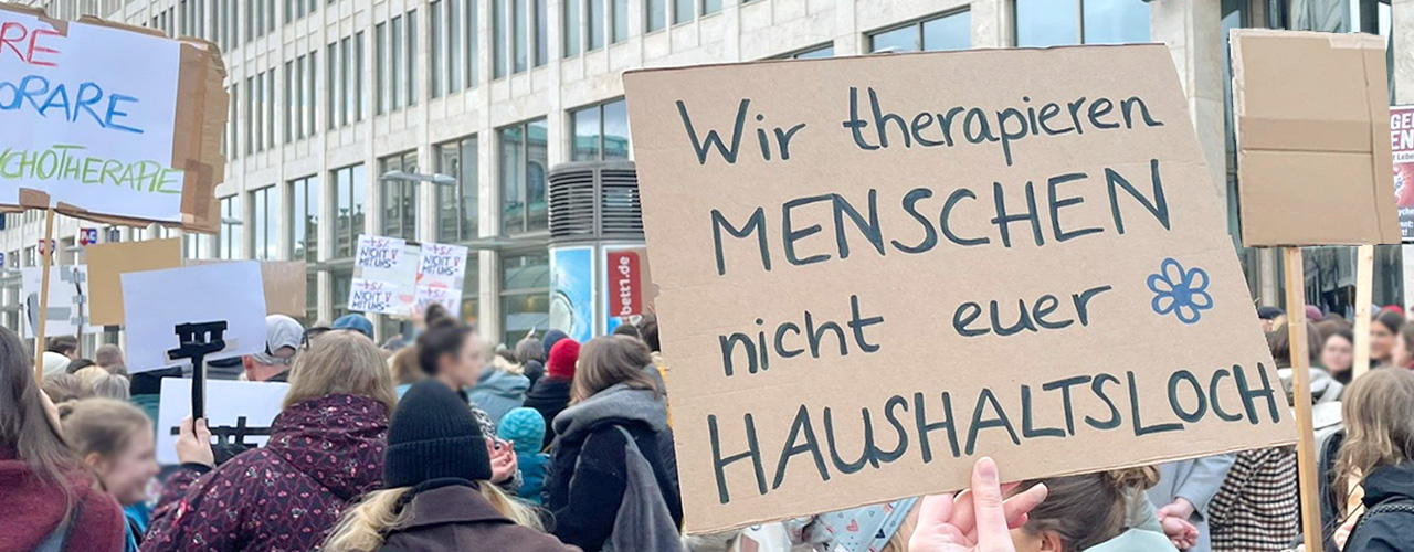 Bild: Demonstration gegen Honorarkürzung
